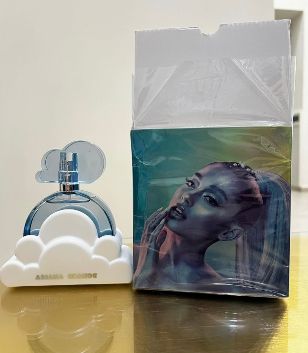 Cloud Ariana grande