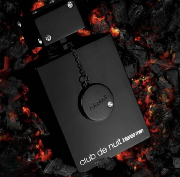 Club de nuit intense man